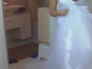 Дъщеря в тя сватба рокля прецака трудно