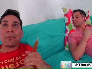 Chap отримує для грати з товста укол