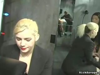 Rick savage flogs her göt