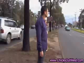 Реальний недосвідчена молодий жінка манда оральний