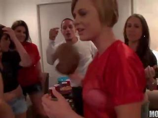Females πηγαίνω σε επάνω dissolute ομάδα xxx ταινία