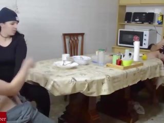 Їх versus пухка молодий жінка і він. домашнє недосвідчена шпигунська камера з мій gf raf101