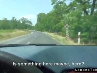 Hitchhiker দম্পতি চোদা মধ্যে গাড়ী এর নবজাতক