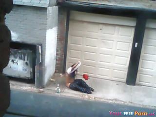 Chết tiệt một cuộc gọi cô gái trong một alley