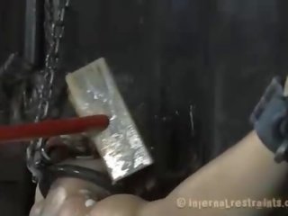 הידק למעלה גל מקבל שלה זיון חורים מְעוּנֶה