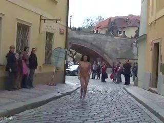 Ефектен публичен голота с луд deity nikol ванилия