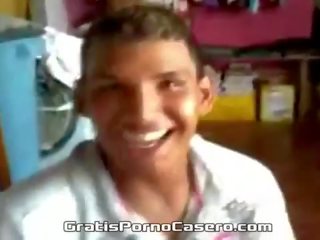 Ля prima y su primer відео casero | que buenos angulos graba ель amigo