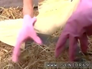 Młody i stary locker pokój damsel członek ma gotten sam za ne
