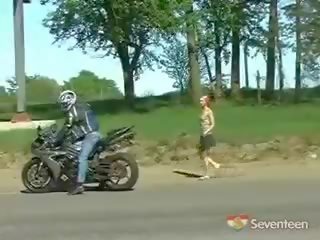 Възбуден hitch hiker