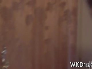 তার মলাশয়ে প্রদানের জন্য গর্ত পায় বিনষ্ট