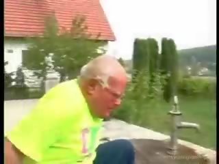 Підліток спіймана мастурбує