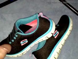 Terrific skechers được facialed vì các rất đầu tiên thời gian