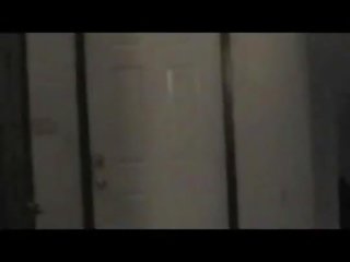 Сплячий товста дупка ебать великий чорна phallus в той час як чоловік працював
