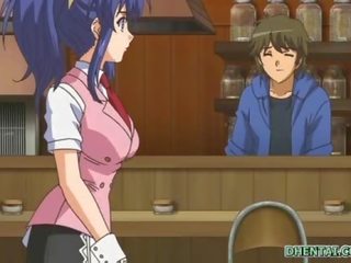 Голям бюст сервитьорка хентай tittyfucking и на лицето изпразване в на cafe