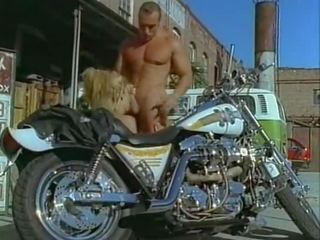 কাজ এটা উপর ঐ motorcycle (awesome)