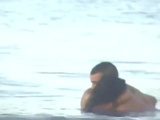 פנה ב זוג מזיין ב ה ים