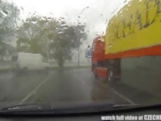 Trẻ tóc rậm mang thai streetwalker fucks vì tiền mặt