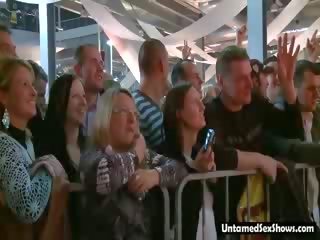 Малко groovy лента chck дава а adolescent на филм на негов liife с а дилдо