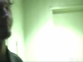 কিছুই না মত একটি সামান্য blackmail-style কর্ম থেকে পাওয়া ঐ