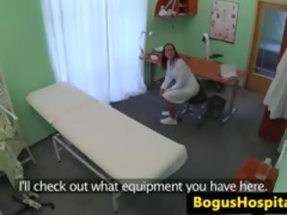 Medic 英镑 eurobabe 上 顶部 的 办公桌