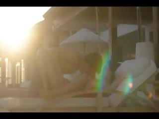 Mutual glamours оргазъм на на шезлонг