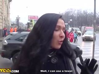 Трудно майната момичета: наивен lassie другар е заблуждавайте в получаване на себе си банда ударих
