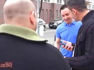 Mira brinar - jashtë norme brinar katërshe : spermë ushqim brinar poshtërim