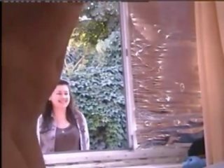 Damsel 裸 で 窓 同時に 人々 パス hahaha