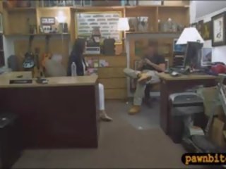 Customers वाइफ खराब कर दिया है द्वारा pawn रक्षक में the बॅकरूम