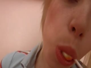嫪 辣妹 从 德语 和 lollipops