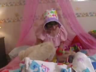 Abdl ผู้หญิงหลายคน diapered lyla