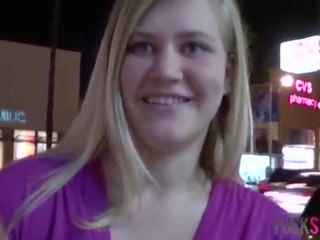 Roxy lovette মধ্যে bookstore sexualization