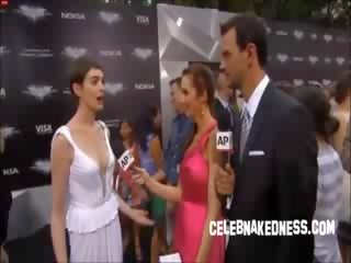 Tähistamine anne hathaway pokers juures a tume knight premiere