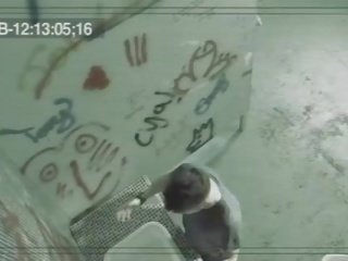 Roscata golan fiică sugand o mare ax în toaleta