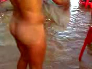 নগ্ন মধ্যে ঐ সাগর পাড়