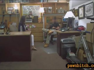 Customers žena zajebali s pawn rejec v na soba zadaj