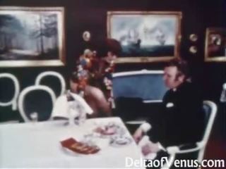 Вінтажний ххх фільм 1960s - волохата grown-up брюнетка - стіл для три
