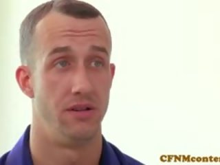 Одягнена жінка голий чоловік грудаста жіноче домінування емі anderssens кінчання на обличчя