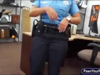 Latina policija uradnik zajebal s pawn bloke v na soba zadaj