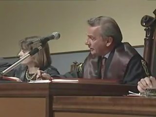 Nư sinh testified nhà thờ cha fucked lược cô ấy twice