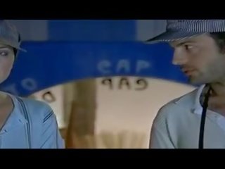 5 tinto 真鍮 服を着た女性裸の男性 クリップ シーン 編集