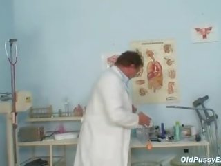 كلاسى قديم ابنة ميلا الاحتياجات gyno عيادة فحص