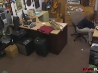 ضخم الثدي عمل شاب امرأة شاق قصفت مع حورية pawnkeeper