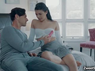 Libidinous employer খেলনা এবং হ বালিকা babysitters পাছা