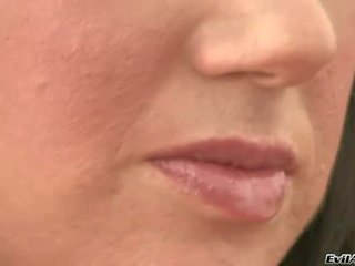 Valerie luxe tests các to người da đen phallus trong cô ấy thằng khốn
