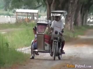 Filipina con gái fucked lược ngoài trời trong đi ahead cánh đồng qua du lịch