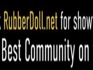 Голям бюст adolescent rubberdoll пръстите себе си към оргазъм в а черни латекс рокля