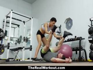 Therealworkout - 辉煌 个人 trainer 乱搞 客户 在 健身房