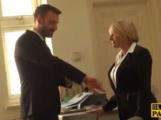 Грудаста шлюбний submisive міссісіпі трахкав грубо