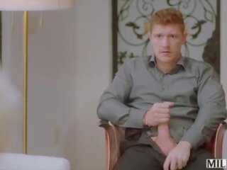 Milfy tough бос charli demands assistant трахає її жорсткий